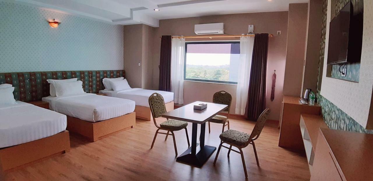 H Plus Hotel Yangon Luaran gambar