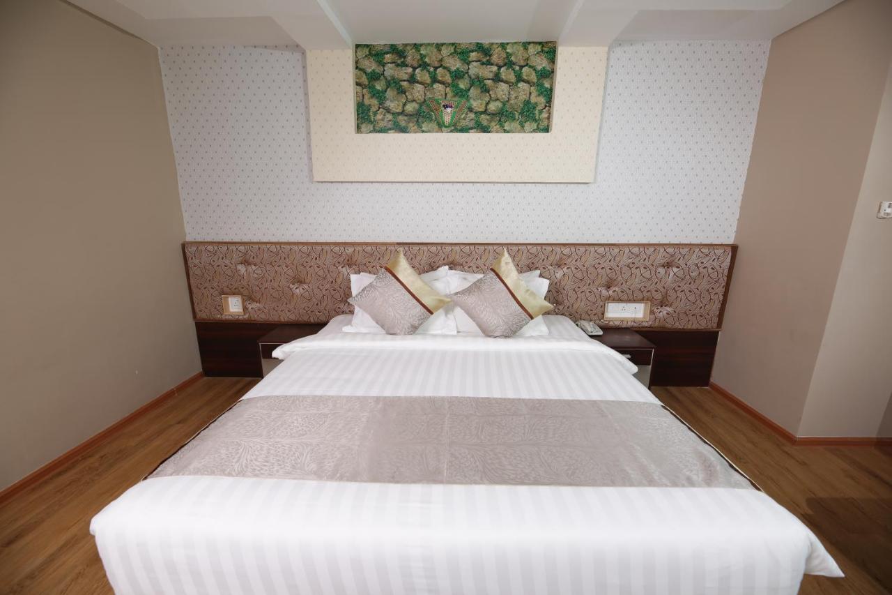 H Plus Hotel Yangon Luaran gambar